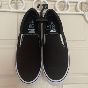🔥NWT- MEN’S SNEAKERS 👟